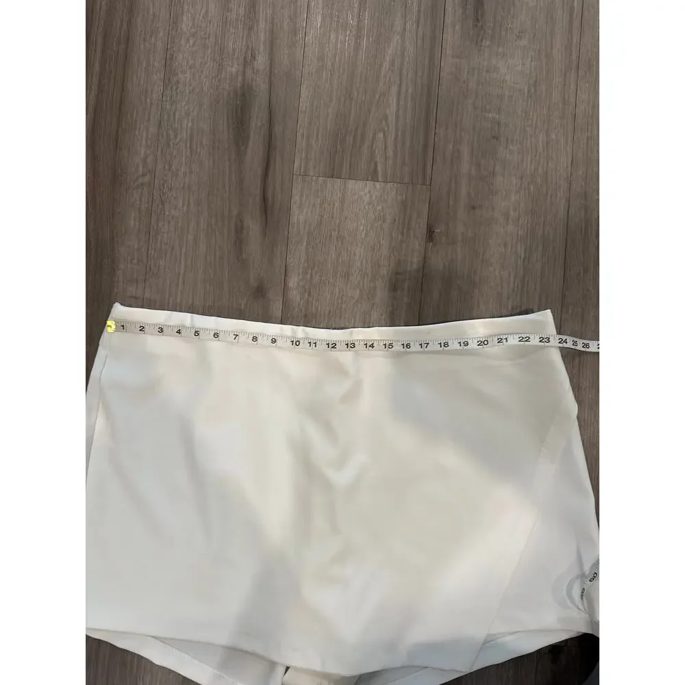 Torrid Refined Crepe Pull on Asymmetrical Skort in Cloud Dancer Women's Sz 4 - Picture 8 of 9